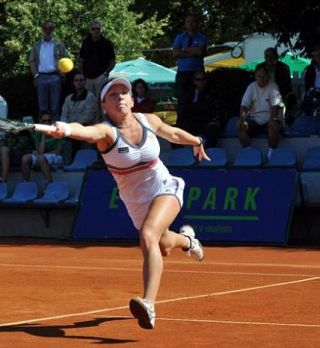 Zmanjšane prsi Simoni Halep prinesle rezultat!