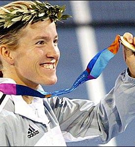 JASNO KOT BELI DAN: Vrača se Justine Henin!!!