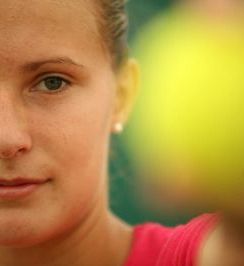 Polona Hercog po kvalifikacijah preskočila še 1. krog