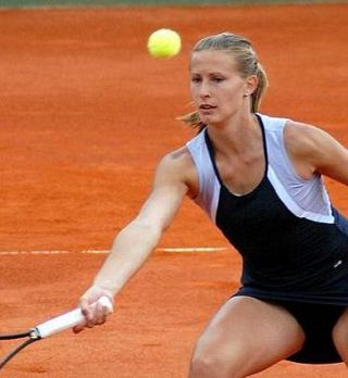 Polona Hercog začela sezono z zmago