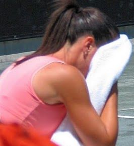 Jelena Jankovič je pojedla torto in v solzah odletela v 1. krogu!
