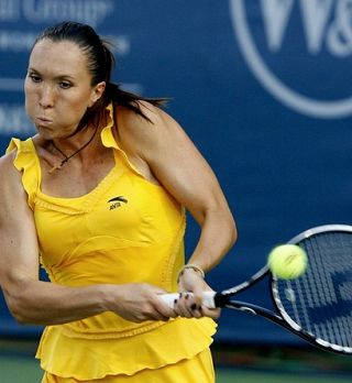 Jelena Janković se je poigrala z Avstrijko!