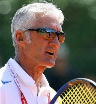 Občasni trener Rogerja Federerja, Španec Jose Higueras bo postal direktor USTA (Teniška zveza ZDA)