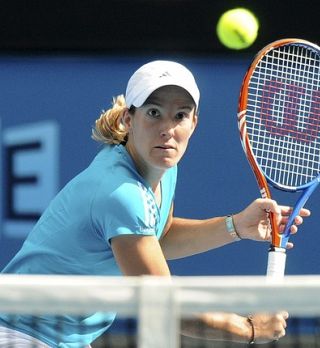 Justine Henin brez milosti do pričakovanega finala s Sereno!