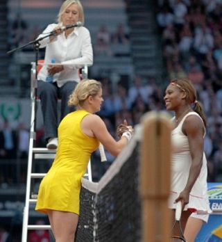VIDEO, FOTO! Kim Clijsters in Serena Williams igrali pred rekordnim številom gledalcev!