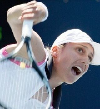 Kata začenja svoje poslanstvo v Parizu; Polona in Maša v Kolumbiji