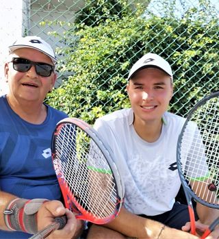 Pia Lovrič prejšnji teden v obeh finalih na ITF turnirju v Tabarki, gluhi Marino Kegl na SP-ju do četrtfinala