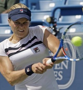 Kim Clijsters pometa vse pred sabo!