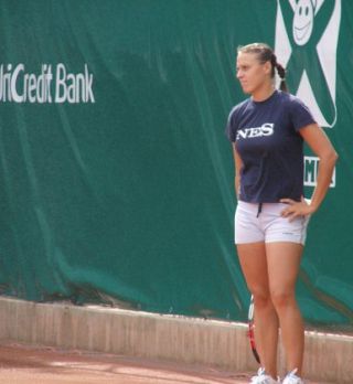 Azarenka in druščina premočni za Slovenijo