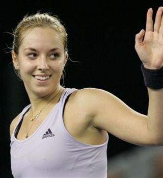 Dva izenačena polfinala sta dobili Sabine Lisicki in Timea Bacsinszky!