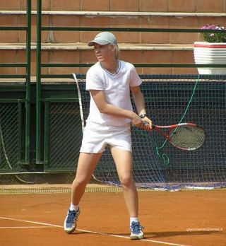Maša Zec Peškirič in Polona Hercog sta se z lahkoto uvrstili v 2. krog kvalifikacij močnega turnirja v Španiji!