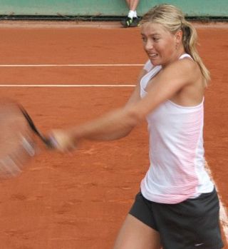 Slike! Marija Šarapova in Roger Federer na treningu v Parizu!