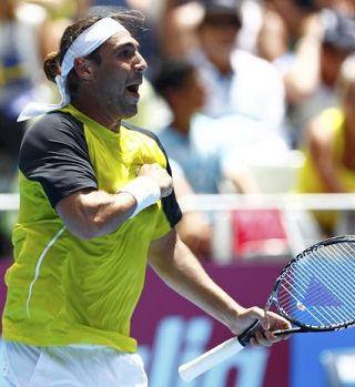 Nori Baghdatis je v 1 minuti razbil kar tri loparje!