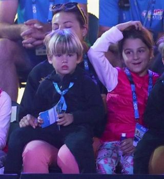 (VIDEO): Federer letel po igrišču, njegov sin pa se je super zabaval