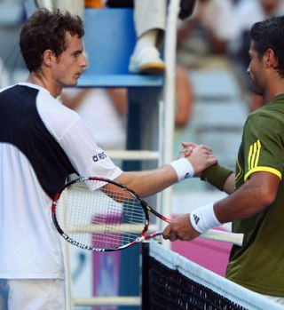 Večerno tekmo dobil lanski finalist Tsonga; Pregled dneva v sliki in videu