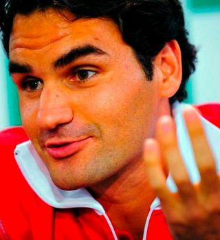 FOTO! Roger Federer je že prispel v Genovo!
