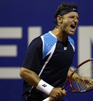 Nalbandian vendarle v četrtfinale Buenos Airesa; V Bogoti nosilke brez težav