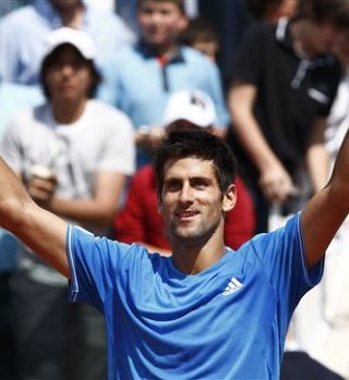 VIDEO! Novak Djokovič v TV šovu na italijanski televiziji oponašal Rafaela Nadala in Marijo Šarapovo!