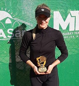 Nina Potočnik za uvod v novo sezono slavila na ITF turnirju v Antalyi