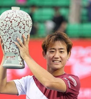 Nišioka v finalu Seula presenetil Šapovalova