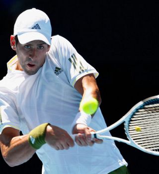 Nole je začel braniti naslov z zmago