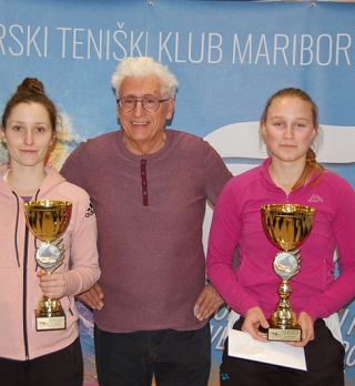 Tjaša Klevišar prvič zmagala na članskih turnirjih, med člani slavil Tom Ašič Kovač
