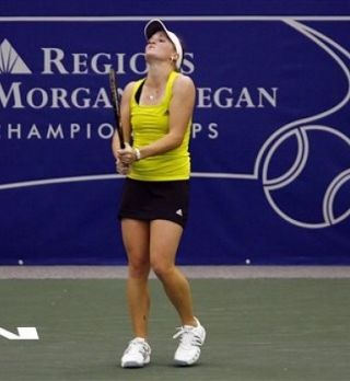 Izpad Melanie Oudin v četrtfinalu Memphisa!