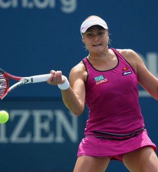 Petrova zbolela v Kanadi; Peer in Brianti v finalu Gvangžuja!