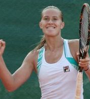 Polona Hercog opravičuje vlogo favoritinje čeprav ni nosilka! Danes se je že uvrstila v polfinale!