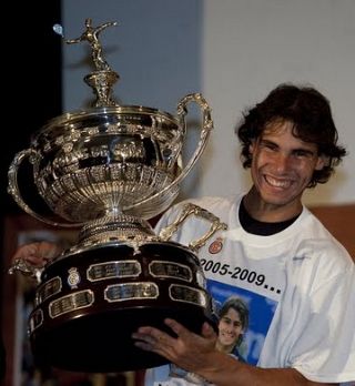 FOTO! Rafael Nadal prejel veliki pokal in igral golf!