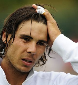 Rafael Nadal nima težav samo s koleni!