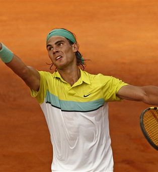 Nadal Express na rdečem pesku Rima povozil tudi Gonzaleza