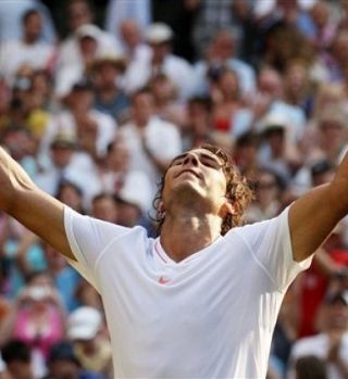 Rafael Nadal še enkrat na težki preizkušnji; Zanesljiva Soderling in Murray
