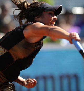 Gisela in Aravane za naslov v Bastadu!