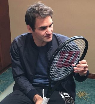 Roger Federer pri 38 letih prvič postal aktvni športnik z najvišjim letnim zaslužkom!