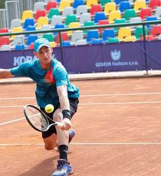 Blaž Rola po treh nizih zmagal v uvodnem krogu challengerja v Amersfoortu