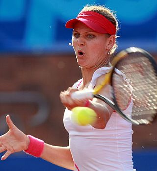 Tudi Safarova (1. nosilka) zaradi poškodbe predčasno iz Prage!