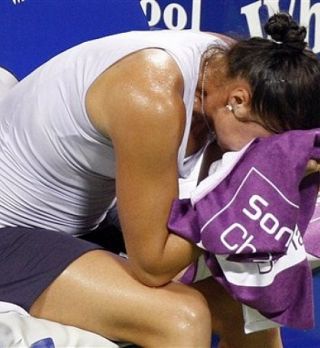 DOHA: Jankovićeva je dobila darilo iz neba; Azarenka se je znesla nad loparjem, Serena pa je premagala Venus!