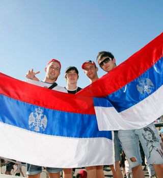 VIDEO: Srbsko-hrvaški neredi na trubunah OP Avstralije