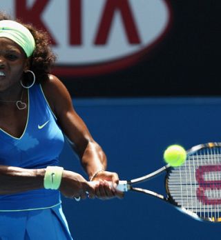 Serena se je le prebila naprej, izpad Schnyderjeve