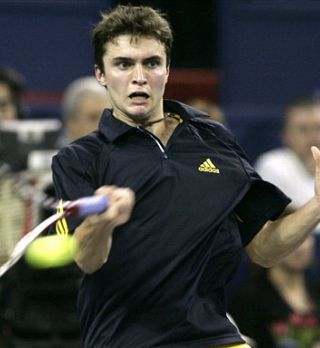Gilles Simon utišal navijače Rogerja Federerja
