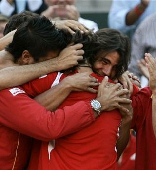 Nadal in Ferrer Španijo popeljala v vodstvo, Srbija blizu eliti