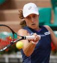 V Wimbledonu le Katarina Srebotnik, ki je zmagala v drugem krogu Hertogenboscha nato pa predala četrtfinale