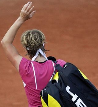 Kuznejcovi je izpadla krona; Serena ekspresno