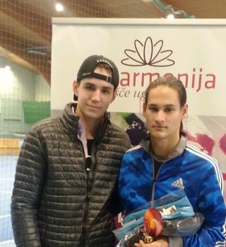 Tim Tekavec in Ema Hrovat zmagovalca OP do 18 let