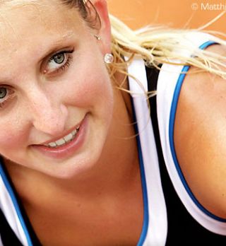 Alize Cornet nadaljuje pohod v Bad Gasteinu, kjer je v polfinalu od nosilk le Bacsinszkyeva