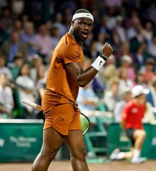 Tiafoe v dveh dneh dobil štiri dvoboje in turnir v Houstonu