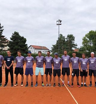 Igralci in igralke TK Triglav Kranj osvojili naslova državnih prvakov v prvi moški in prvi ženski članski teniški ligi