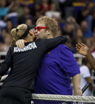 FOTO! Ana Kurnikova in Elton John igrala tenis!