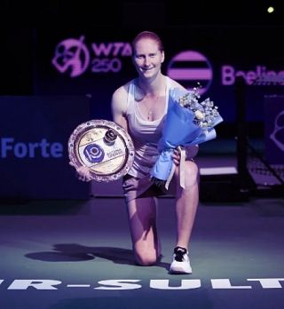 Van Uytvanckova perfektna, dobila je še peti finale in v Nur Sultanu šokirala domačo favoritinjo